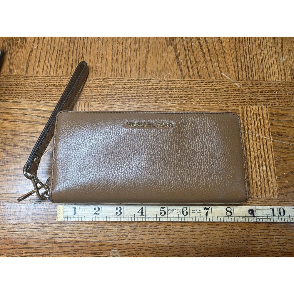 Michael Kors Brown Leather Zip Around Wallet Wristlet Full Size